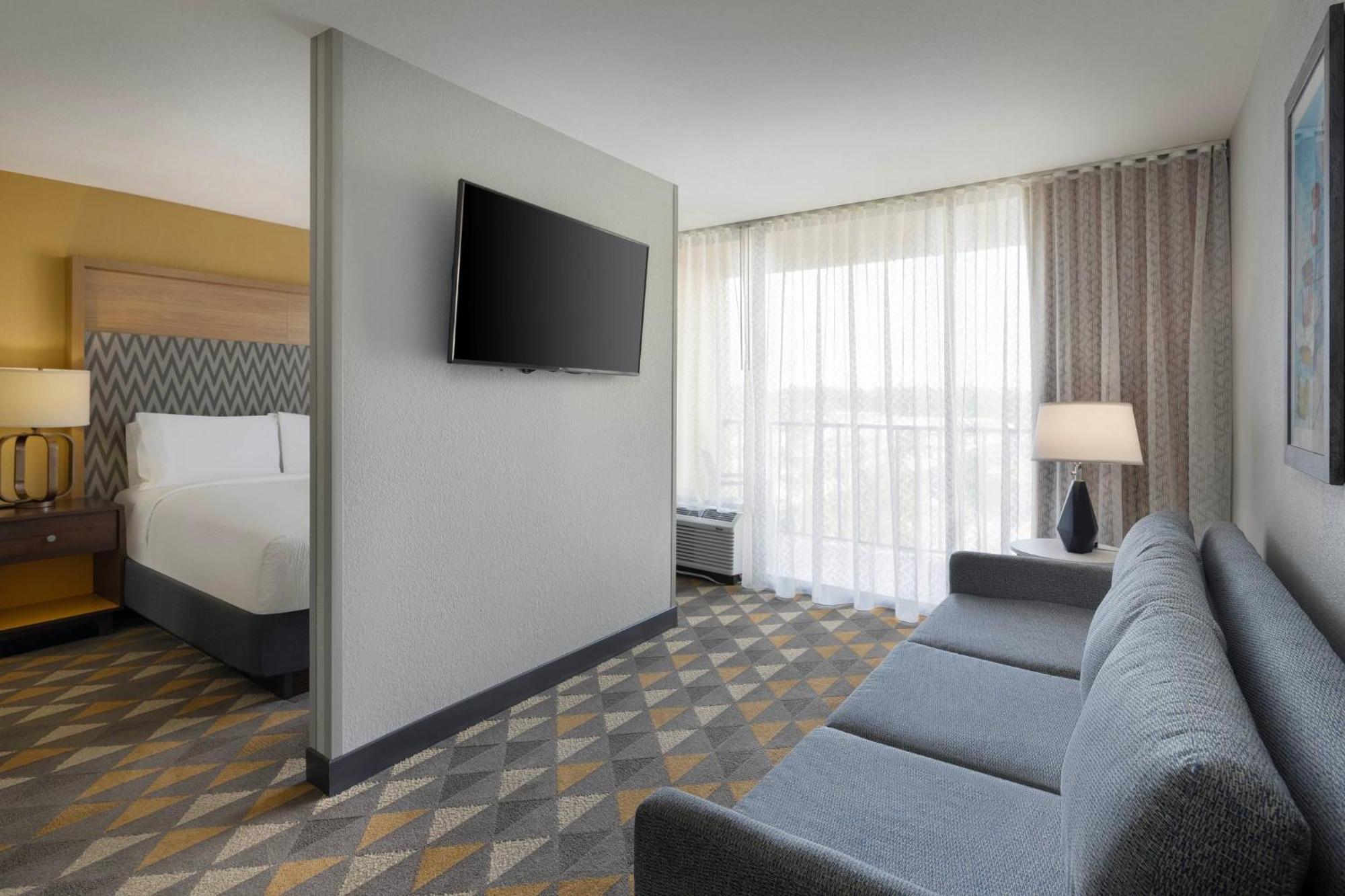 Holiday Inn & Suites Orlando Sw - Celebration Area By Ihg Kissimmee Exterior photo