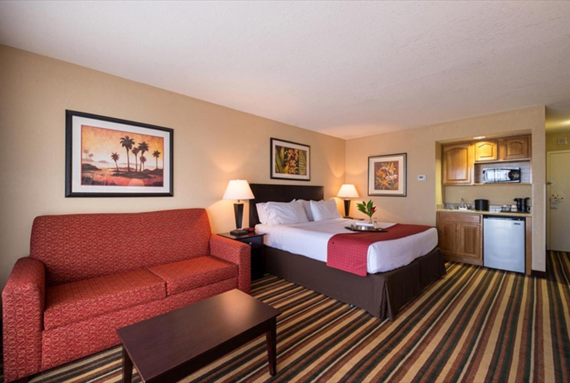 Holiday Inn & Suites Orlando Sw - Celebration Area By Ihg Kissimmee Exterior photo